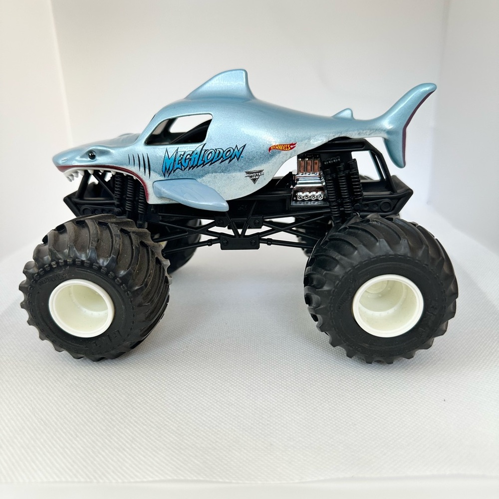 Hot Wheels Monster Jam Megalodon Die Cast Shark Truck